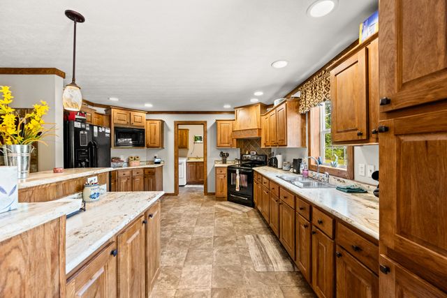 3164 Bunches Chapel Rd, Parsons, TN 38363