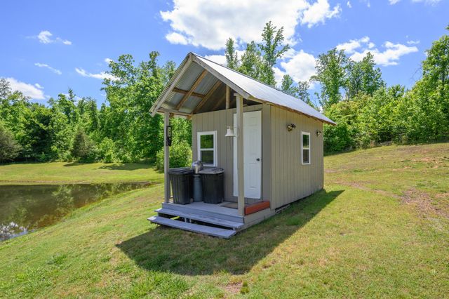 3164 Bunches Chapel Rd, Parsons, TN 38363
