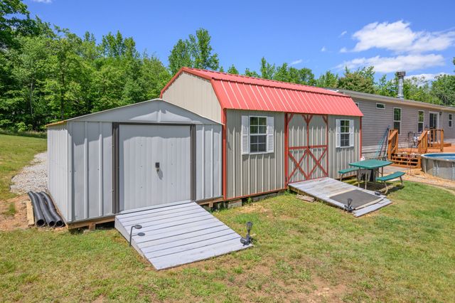 3164 Bunches Chapel Rd, Parsons, TN 38363