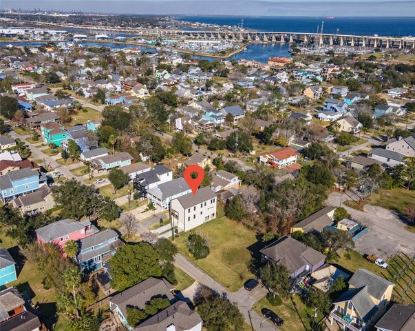 701 Pine Road Road, Clear Lake Shores, TX 77565