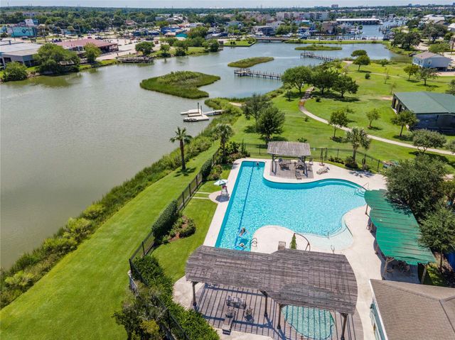 701 Pine Road Road, Clear Lake Shores, TX 77565