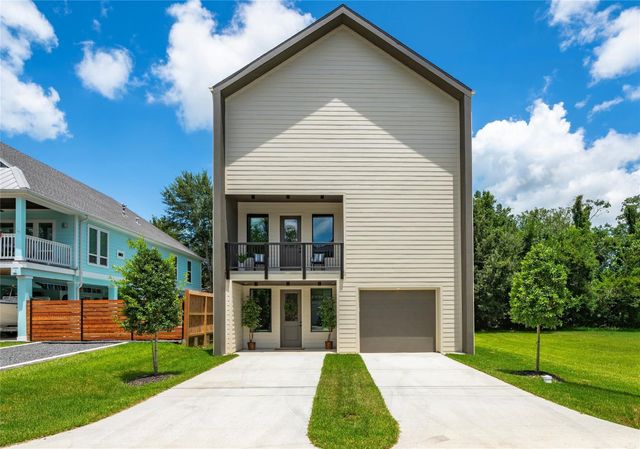 701 Pine Road Road, Clear Lake Shores, TX 77565