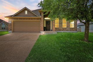 507 S Navajo Trail, Mcgregor, TX 76657