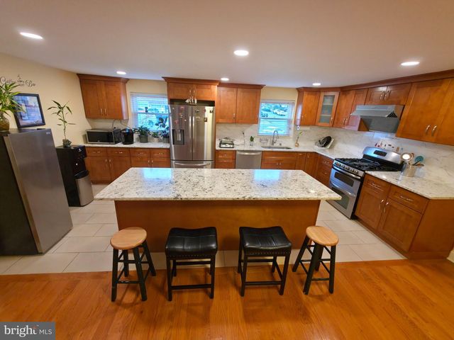 8515 BERGEN TER, Philadelphia, PA 19111
