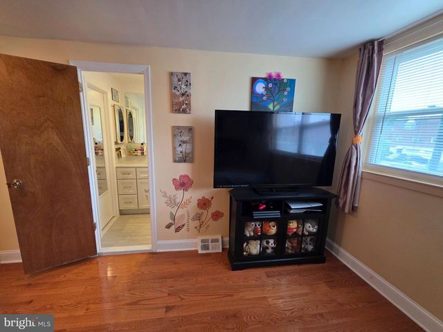 8515 BERGEN TER, Philadelphia, PA 19111