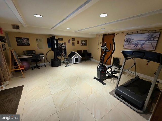 8515 BERGEN TER, Philadelphia, PA 19111