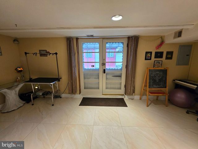 8515 BERGEN TER, Philadelphia, PA 19111