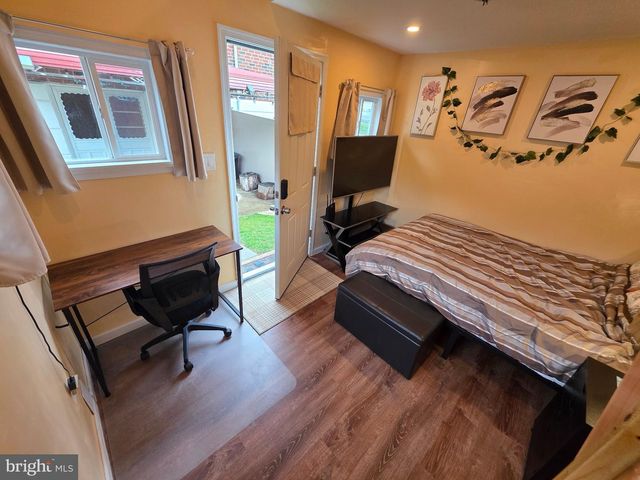 8515 BERGEN TER, Philadelphia, PA 19111