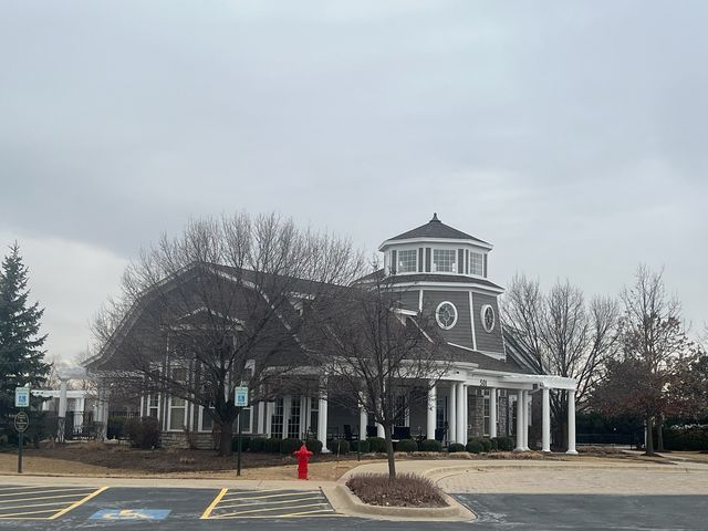 285 Lakeshore Drive, Oswego, IL 60543