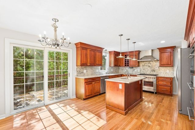 11 Crownridge Road, Westborough, MA 01581