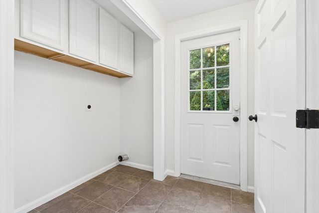 11 Crownridge Road, Westborough, MA 01581