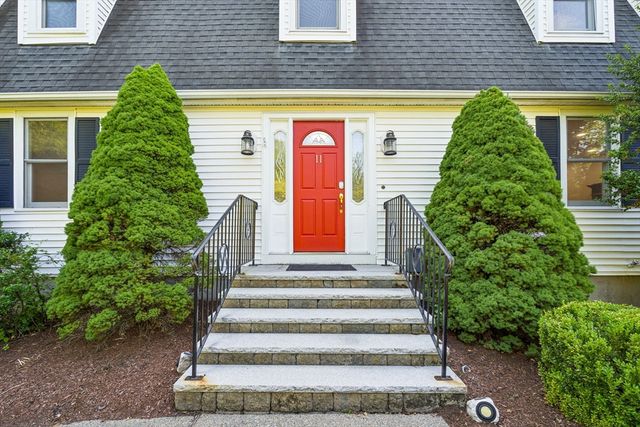11 Crownridge Road, Westborough, MA 01581