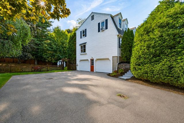 11 Crownridge Road, Westborough, MA 01581