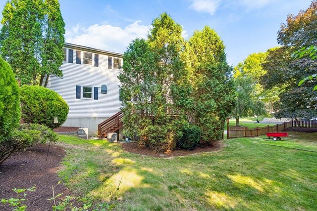 11 Crownridge Road, Westborough, MA 01581