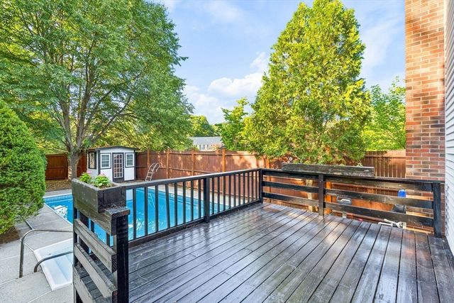 11 Crownridge Road, Westborough, MA 01581