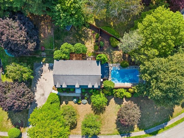 11 Crownridge Road, Westborough, MA 01581
