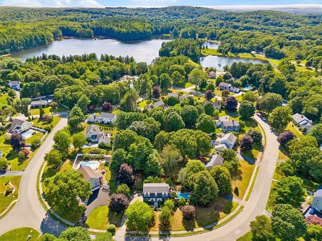 11 Crownridge Road, Westborough, MA 01581