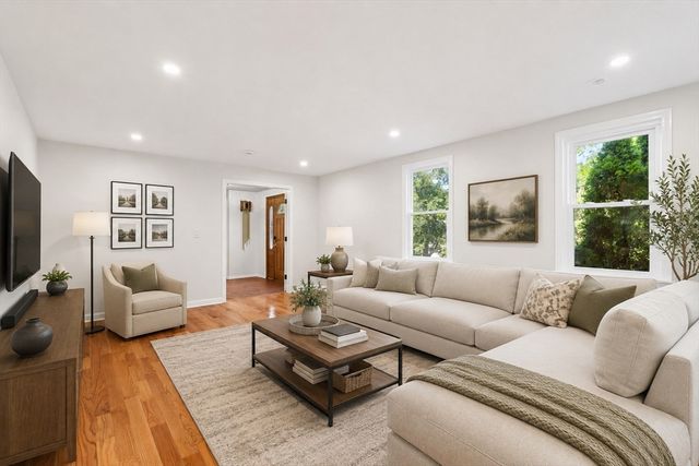 11 Crownridge Road, Westborough, MA 01581