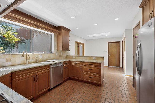 4900 Calle Del Cielo NE, Albuquerque, NM 87111