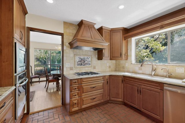4900 Calle Del Cielo NE, Albuquerque, NM 87111