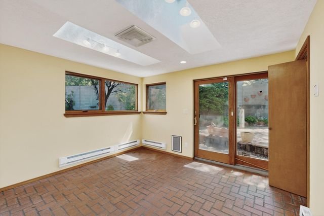 4900 Calle Del Cielo NE, Albuquerque, NM 87111