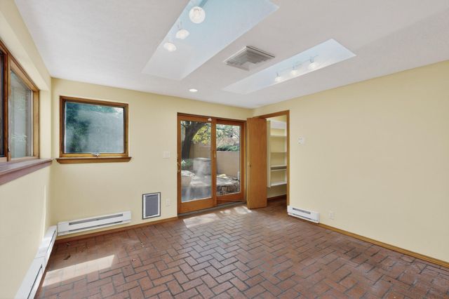 4900 Calle Del Cielo NE, Albuquerque, NM 87111
