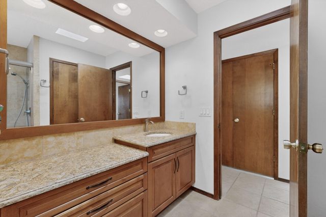 4900 Calle Del Cielo NE, Albuquerque, NM 87111