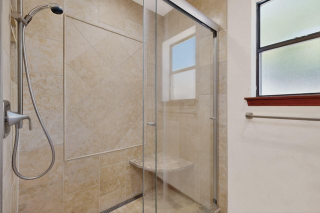 4900 Calle Del Cielo NE, Albuquerque, NM 87111