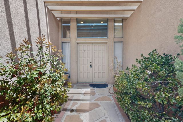 4900 Calle Del Cielo NE, Albuquerque, NM 87111