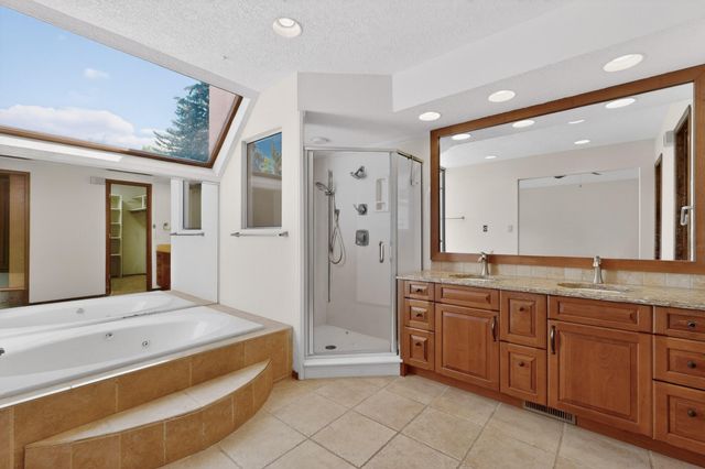 4900 Calle Del Cielo NE, Albuquerque, NM 87111