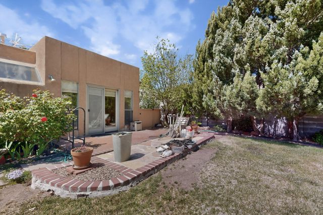 4900 Calle Del Cielo NE, Albuquerque, NM 87111