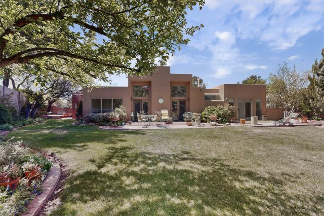 4900 Calle Del Cielo NE, Albuquerque, NM 87111