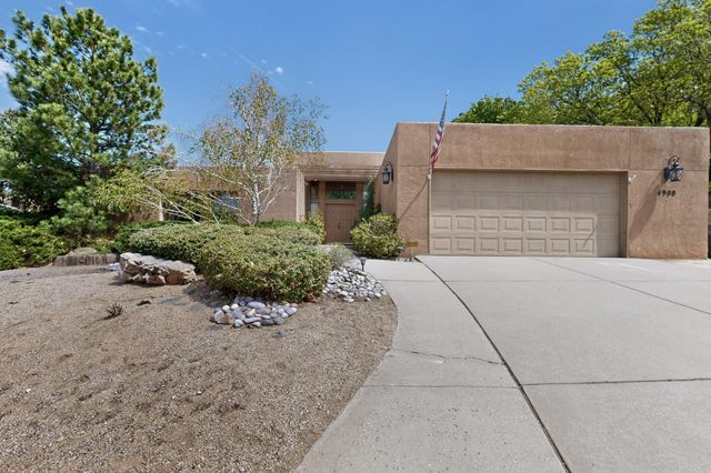 4900 Calle Del Cielo NE, Albuquerque, NM 87111
