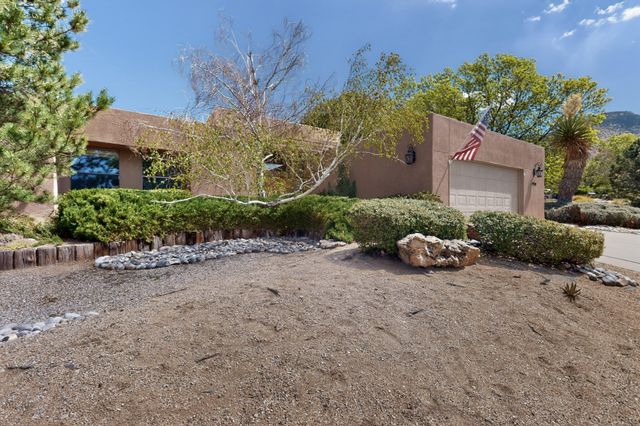 4900 Calle Del Cielo NE, Albuquerque, NM 87111
