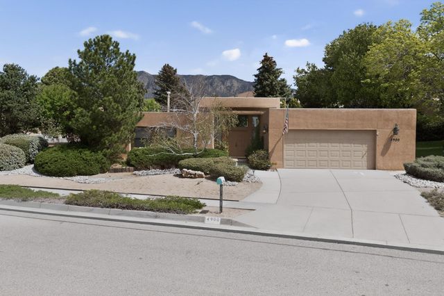 4900 Calle Del Cielo NE, Albuquerque, NM 87111