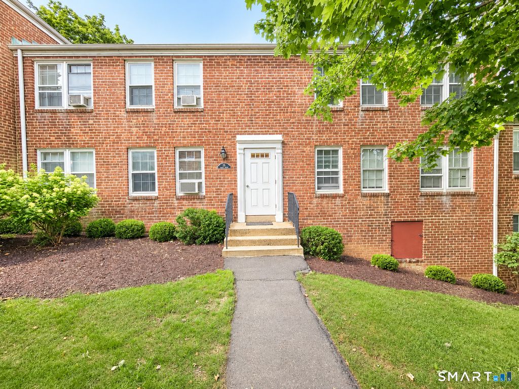 29 Clarmore Drive 2A, Norwalk, CT 06850