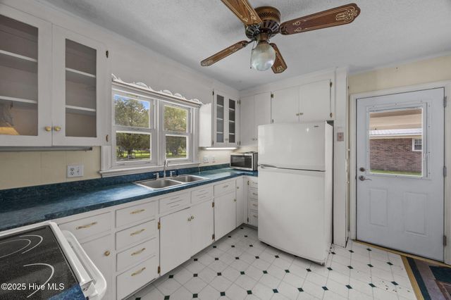 322 W Jones Street, Trenton, NC 28585