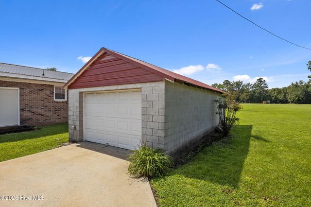 322 W Jones Street, Trenton, NC 28585