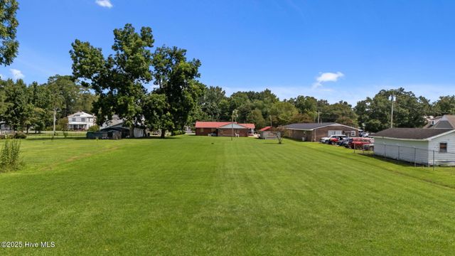 322 W Jones Street, Trenton, NC 28585