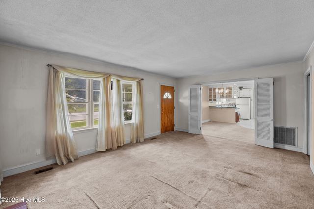 322 W Jones Street, Trenton, NC 28585