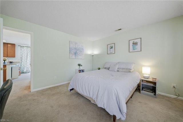 325 Oak Lake RN, Chesapeake, VA 23320