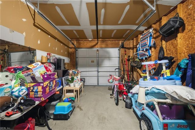 325 Oak Lake RN, Chesapeake, VA 23320