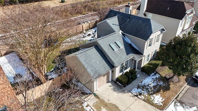 325 Oak Lake RN, Chesapeake, VA 23320