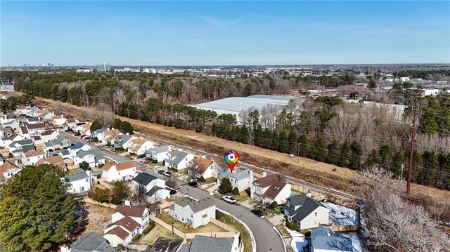 325 Oak Lake RN, Chesapeake, VA 23320