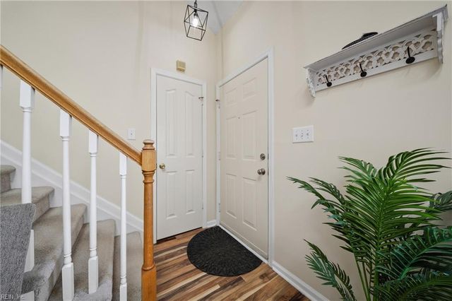 325 Oak Lake RN, Chesapeake, VA 23320