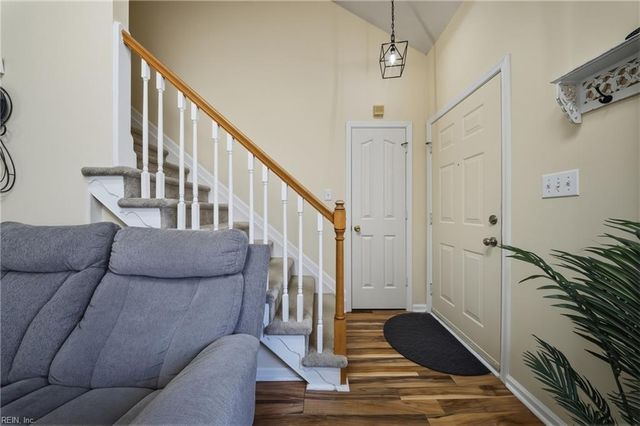 325 Oak Lake RN, Chesapeake, VA 23320