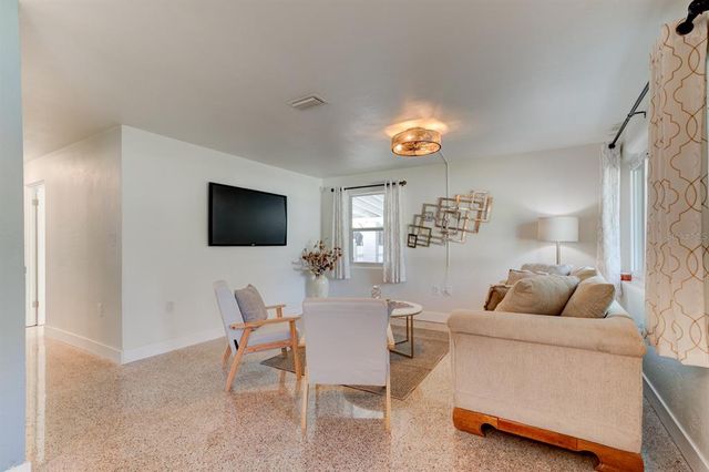 121 ELLISON AVENUE, New Smyrna Beach, FL 32168