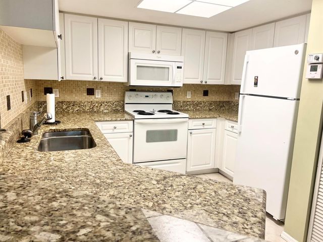 1100 Crestwood Court S 1103, Royal Palm Beach, FL 33411