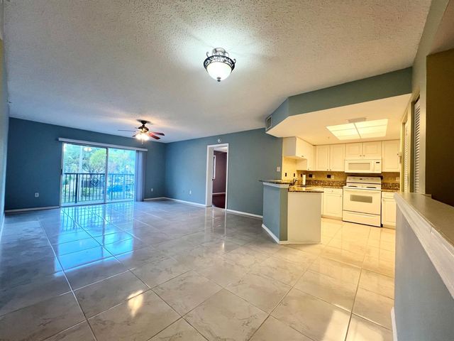1100 Crestwood Court S 1103, Royal Palm Beach, FL 33411