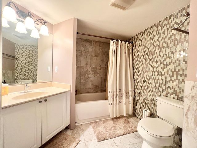 1100 Crestwood Court S 1103, Royal Palm Beach, FL 33411